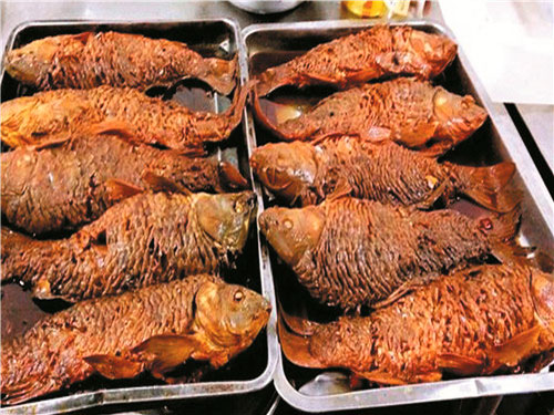 農家燉鯽魚